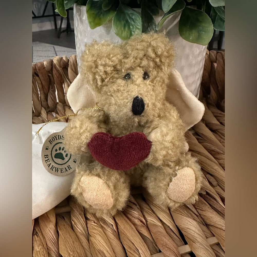 Angel Boyds Bear with heart